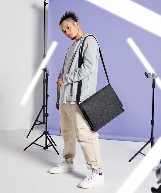 BagBase Felt Messenger