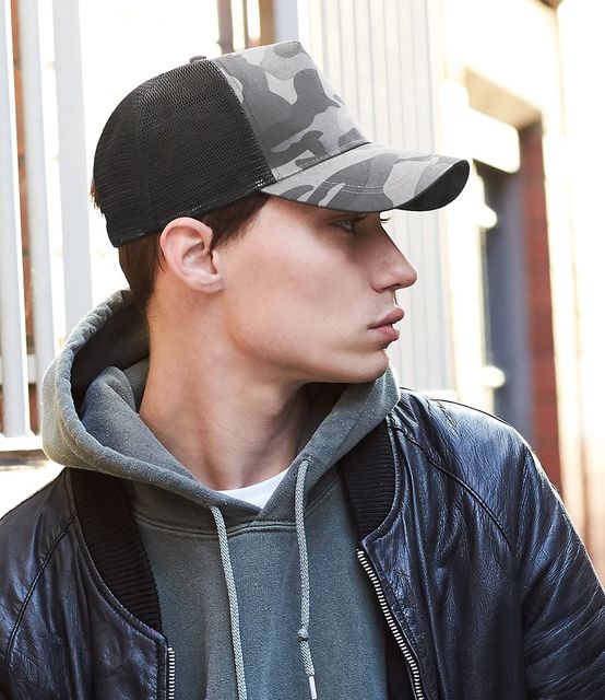 Beechfield Camo Snapback Trucker Cap